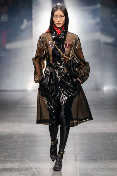 Look 17